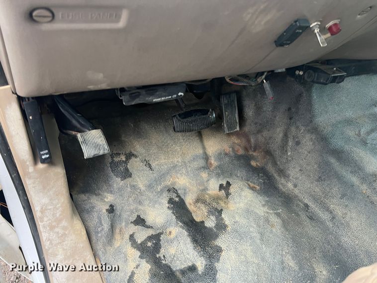 image for item ID9277 2004 Ford F550 Super Duty  dump flatbed truck