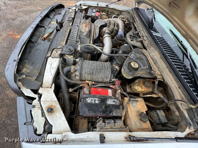 image for item ID9277 2004 Ford F550 Super Duty  dump flatbed truck