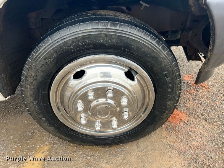 image for item ID9277 2004 Ford F550 Super Duty  dump flatbed truck