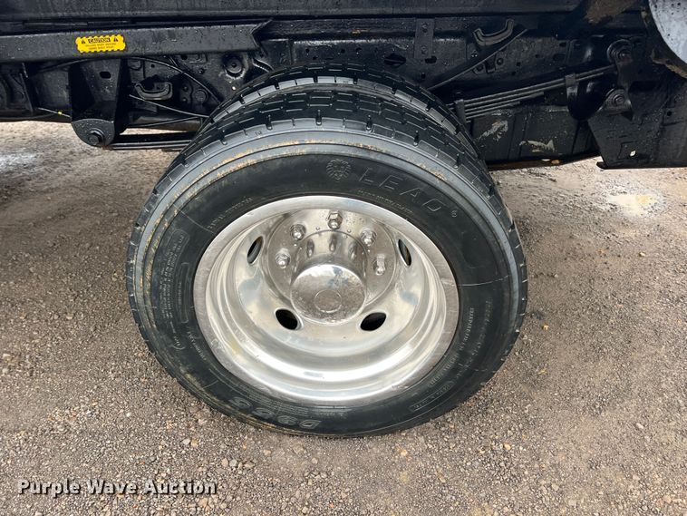 image for item ID9277 2004 Ford F550 Super Duty  dump flatbed truck