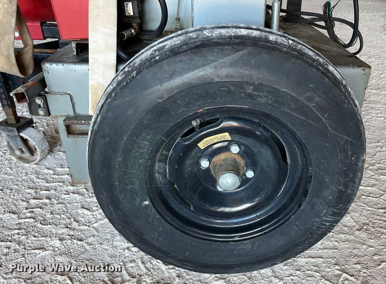 image for item ID9441 AW 200  dynamometer