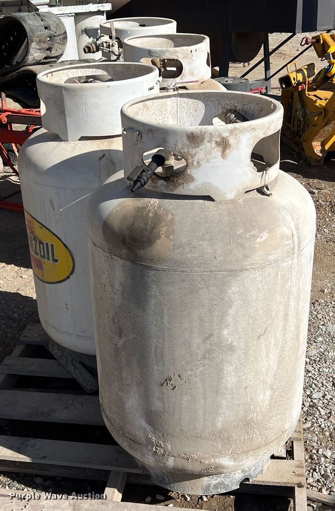 image for item ID9444 (4) propane tanks