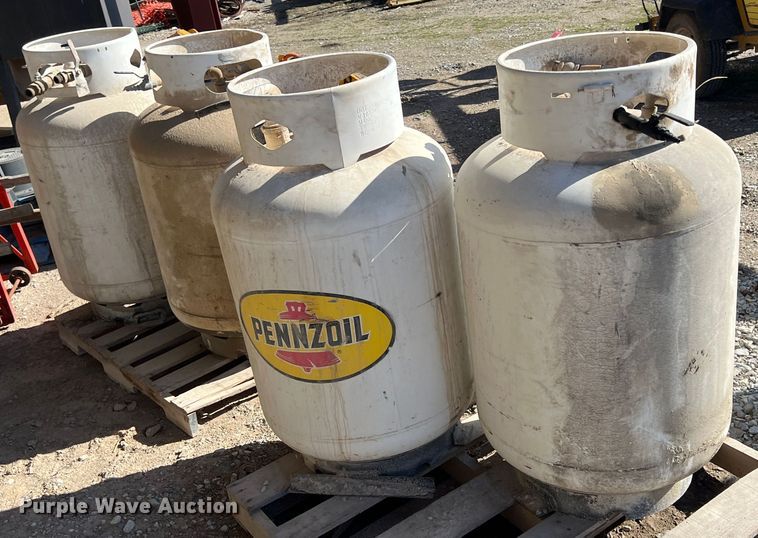 image for item ID9444 (4) propane tanks