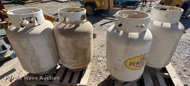 image for item ID9444 (4) propane tanks