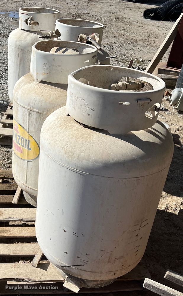 image for item ID9444 (4) propane tanks