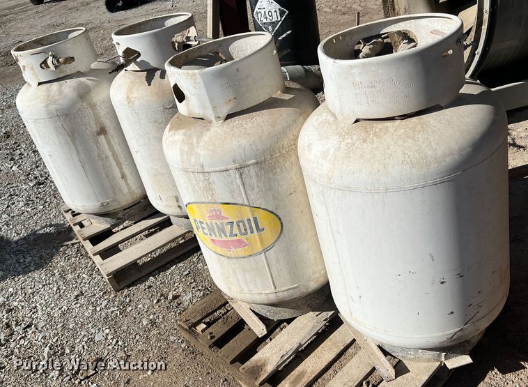 image for item ID9444 (4) propane tanks