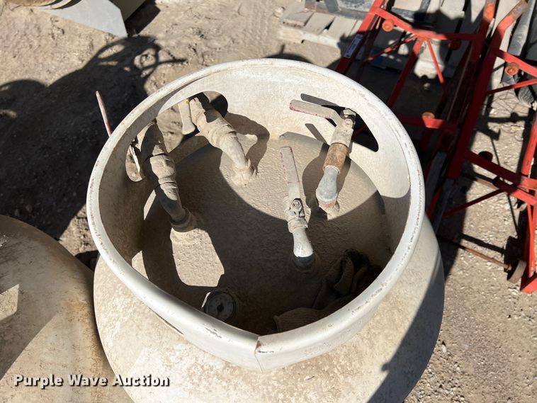 image for item ID9444 (4) propane tanks