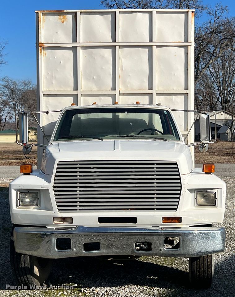 image for item ID9478 1988 Ford F700  dump truck