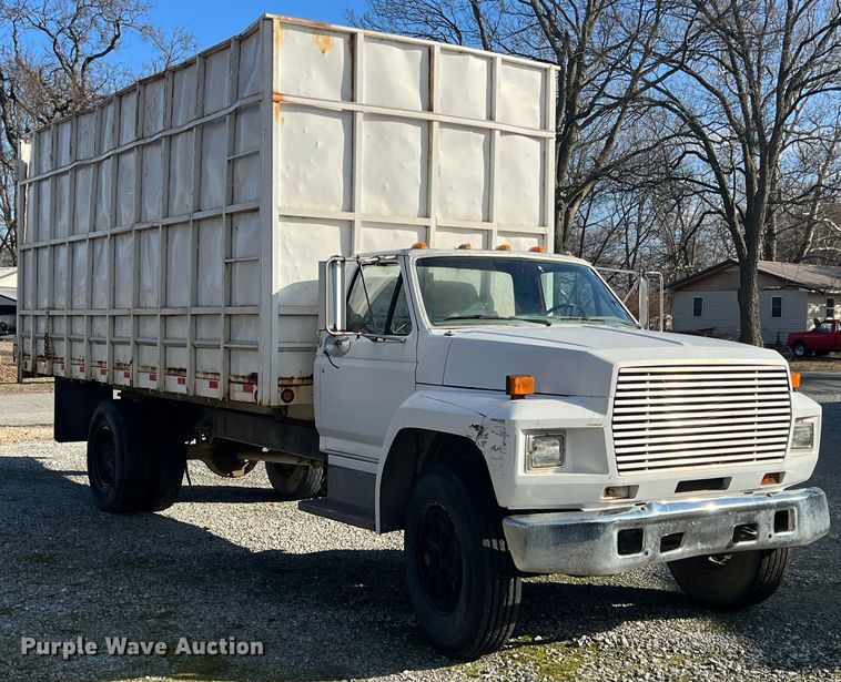 image for item ID9478 1988 Ford F700  dump truck
