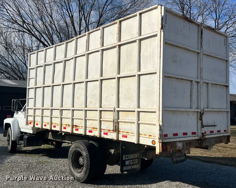 image for item ID9478 1988 Ford F700  dump truck