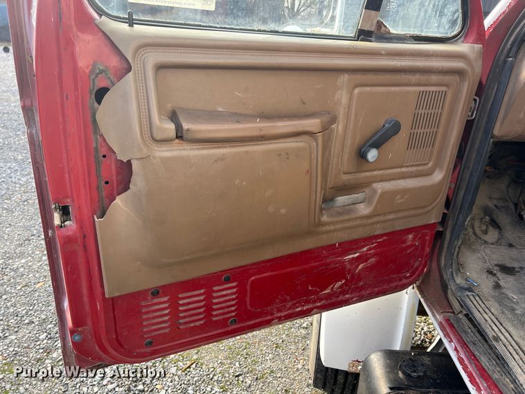 image for item ID9478 1988 Ford F700  dump truck