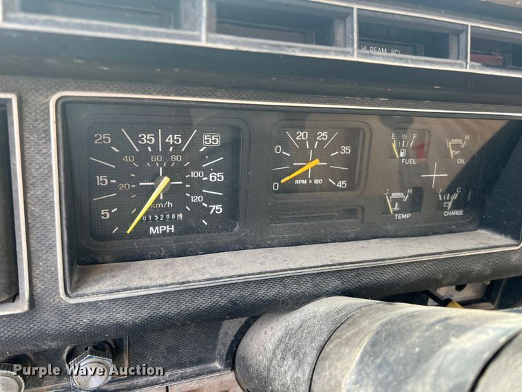 image for item ID9478 1988 Ford F700  dump truck