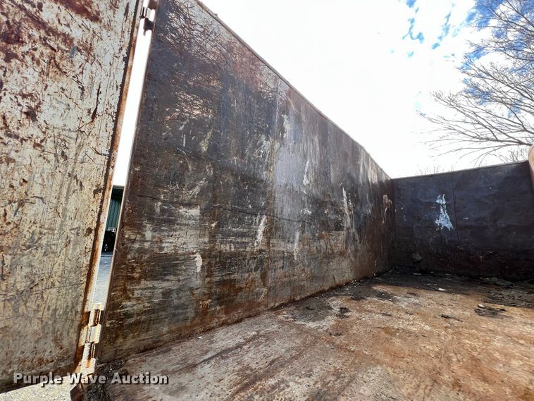 image for item ID9478 1988 Ford F700  dump truck