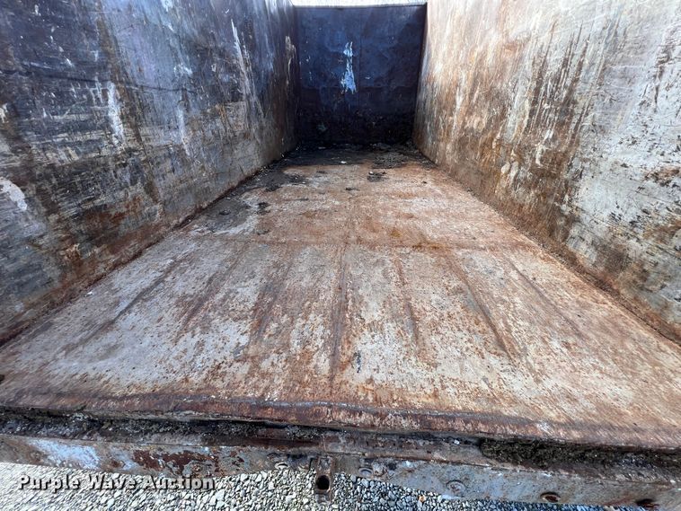 image for item ID9478 1988 Ford F700  dump truck