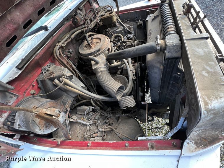 image for item ID9478 1988 Ford F700  dump truck