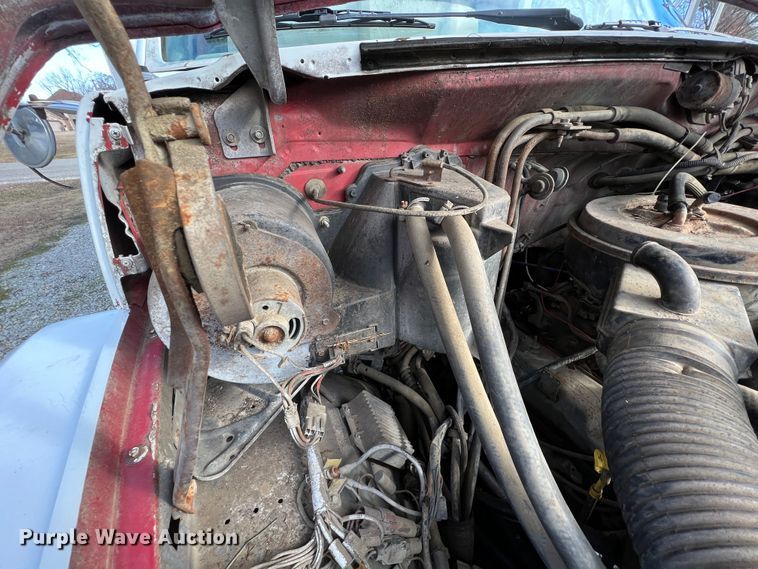 image for item ID9478 1988 Ford F700  dump truck