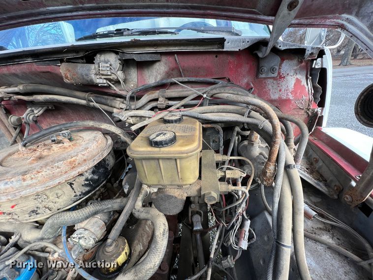 image for item ID9478 1988 Ford F700  dump truck