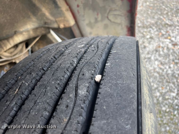 image for item ID9478 1988 Ford F700  dump truck