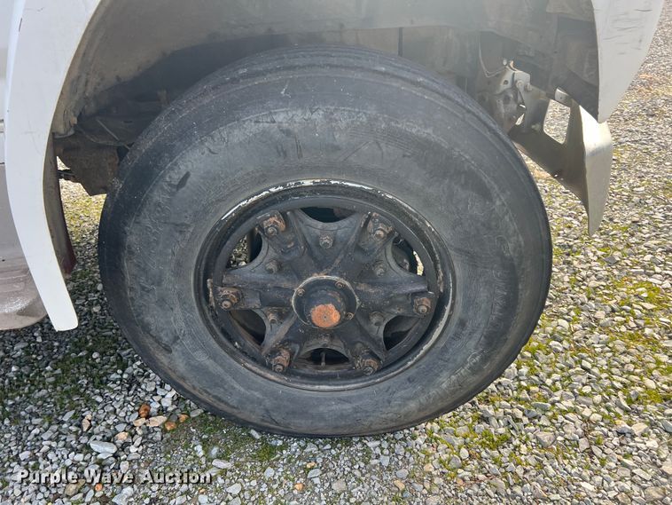 image for item ID9478 1988 Ford F700  dump truck