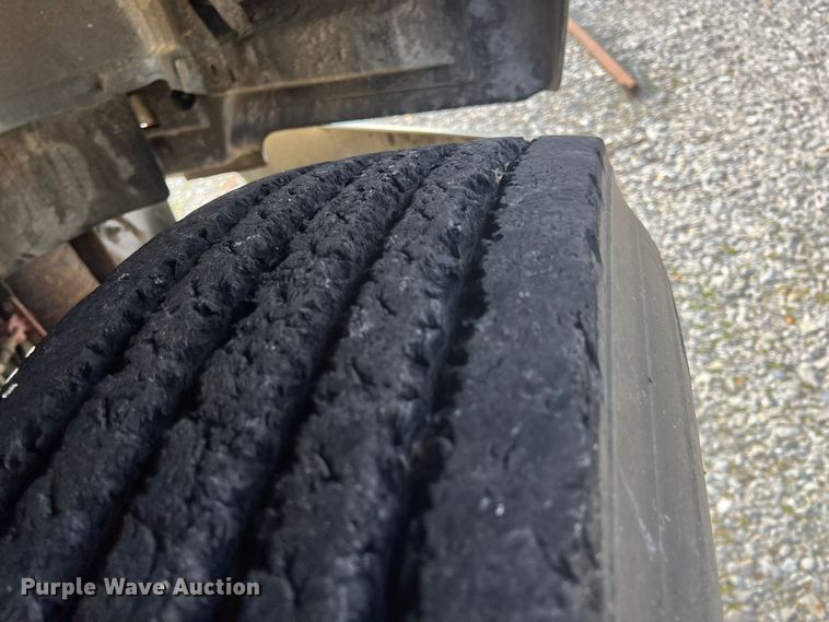 image for item ID9478 1988 Ford F700  dump truck