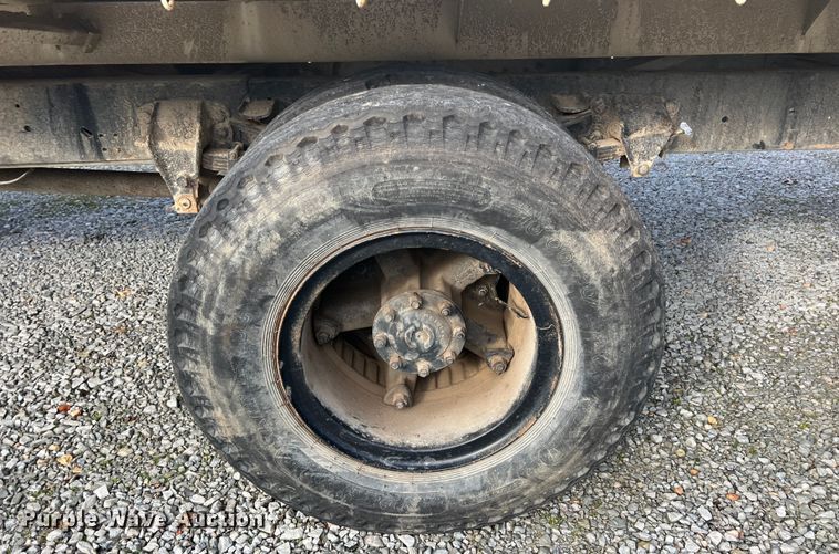 image for item ID9478 1988 Ford F700  dump truck