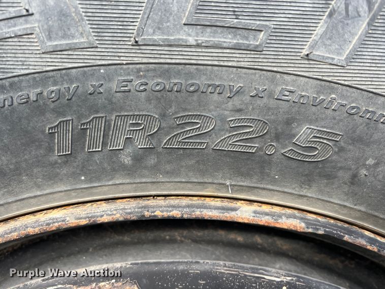 image for item ID9478 1988 Ford F700  dump truck