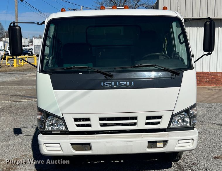 image for item ID9479 2007 Isuzu NPR  sprayer truck