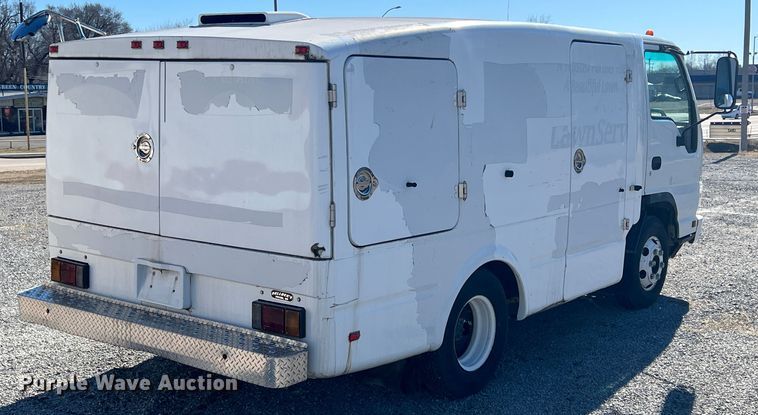 image for item ID9479 2007 Isuzu NPR  sprayer truck