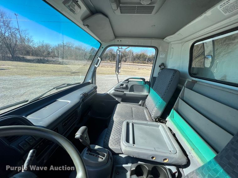 image for item ID9479 2007 Isuzu NPR  sprayer truck