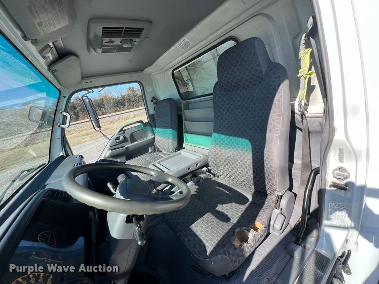 image for item ID9479 2007 Isuzu NPR  sprayer truck