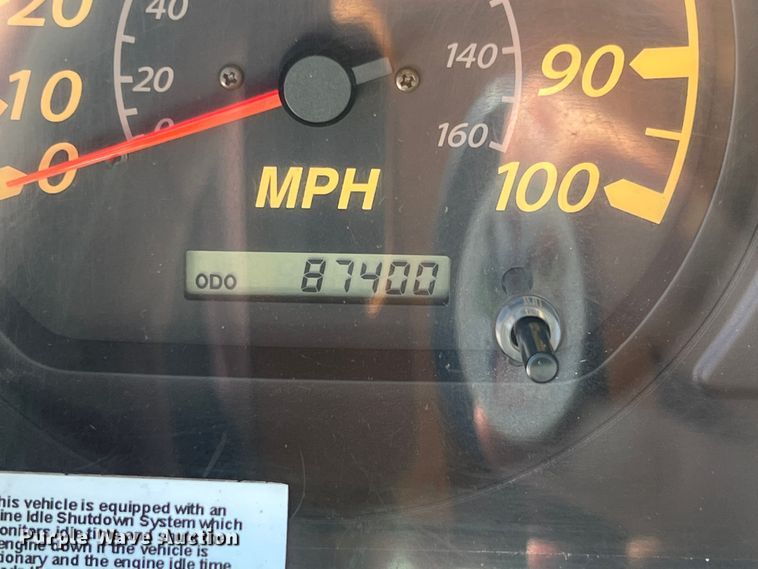 image for item ID9479 2007 Isuzu NPR  sprayer truck