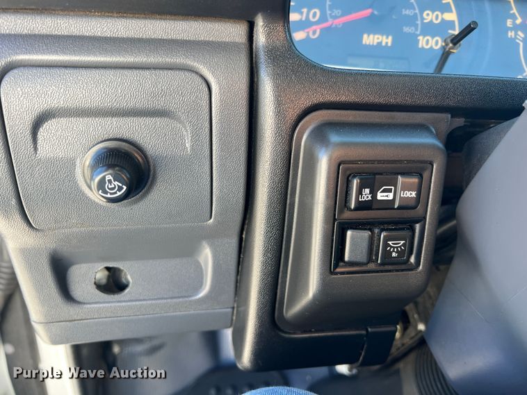 image for item ID9479 2007 Isuzu NPR  sprayer truck