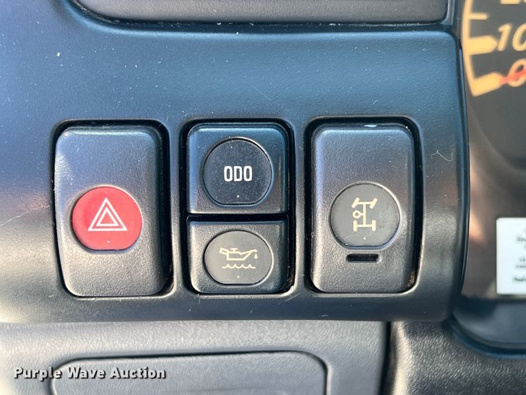 image for item ID9479 2007 Isuzu NPR  sprayer truck