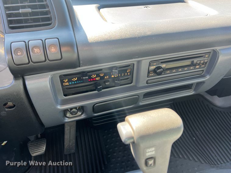 image for item ID9479 2007 Isuzu NPR  sprayer truck