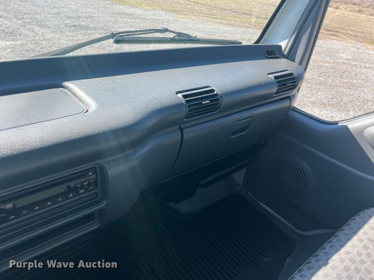 image for item ID9479 2007 Isuzu NPR  sprayer truck