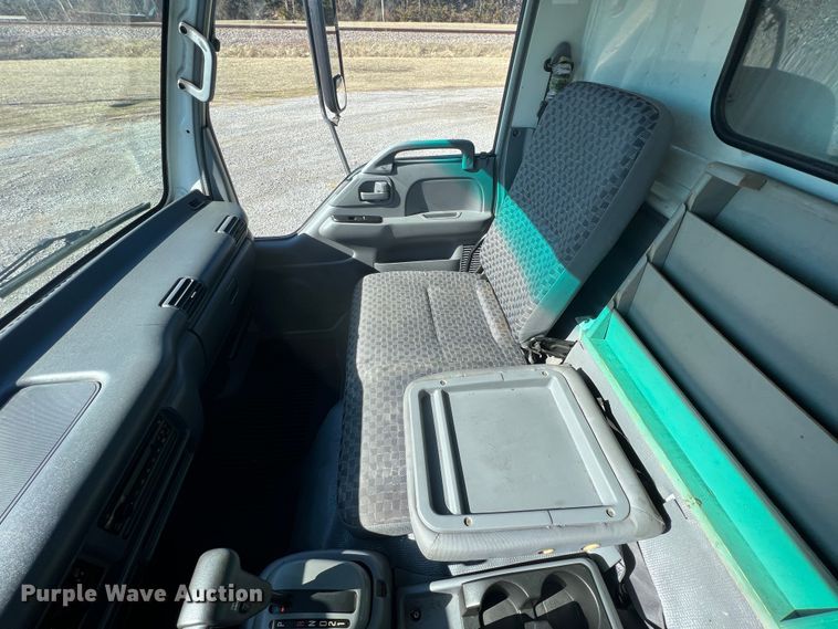 image for item ID9479 2007 Isuzu NPR  sprayer truck