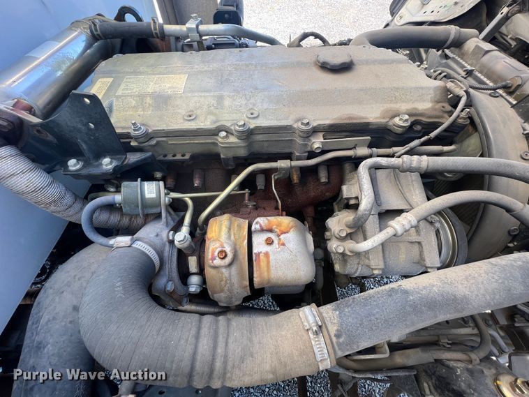 image for item ID9479 2007 Isuzu NPR  sprayer truck