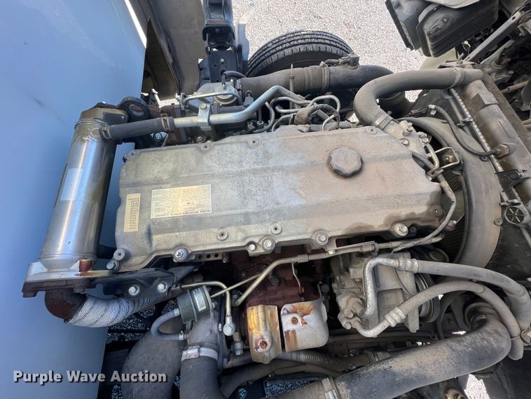 image for item ID9479 2007 Isuzu NPR  sprayer truck