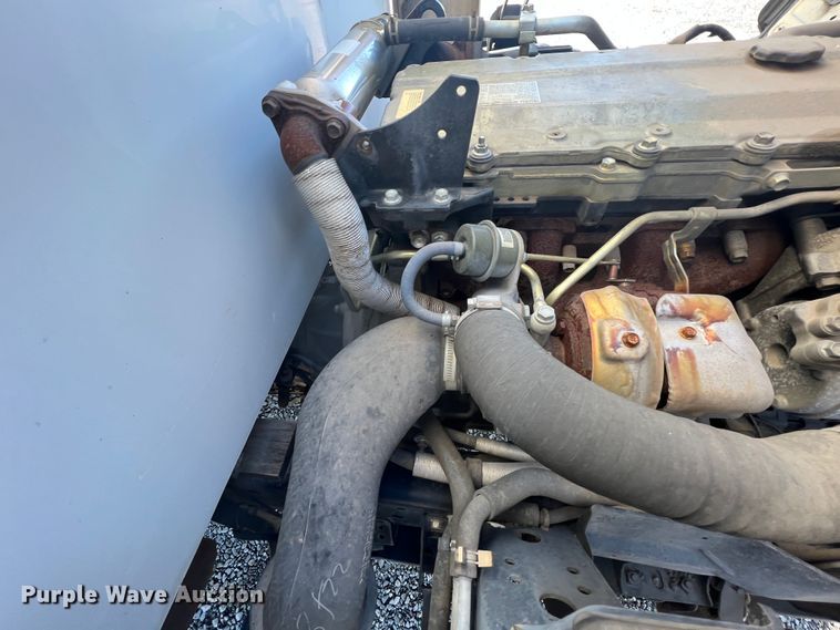 image for item ID9479 2007 Isuzu NPR  sprayer truck