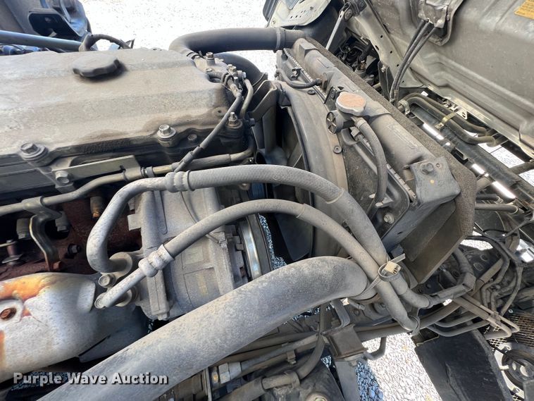 image for item ID9479 2007 Isuzu NPR  sprayer truck