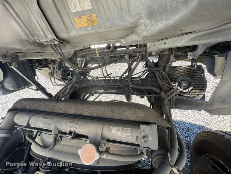 image for item ID9479 2007 Isuzu NPR  sprayer truck