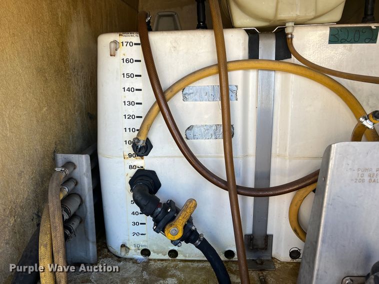 image for item ID9479 2007 Isuzu NPR  sprayer truck