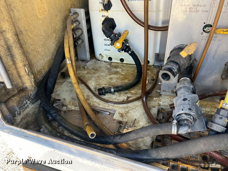 image for item ID9479 2007 Isuzu NPR  sprayer truck