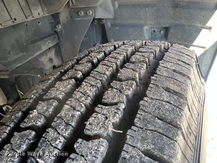 image for item ID9479 2007 Isuzu NPR  sprayer truck