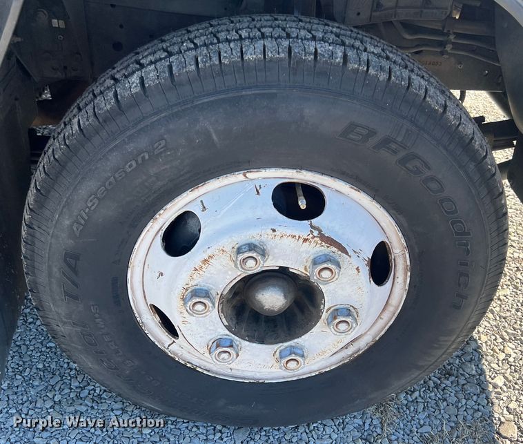 image for item ID9479 2007 Isuzu NPR  sprayer truck