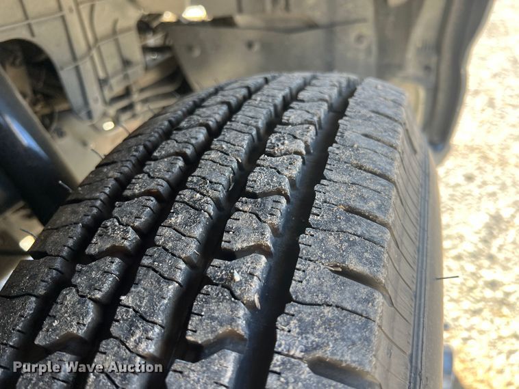 image for item ID9479 2007 Isuzu NPR  sprayer truck