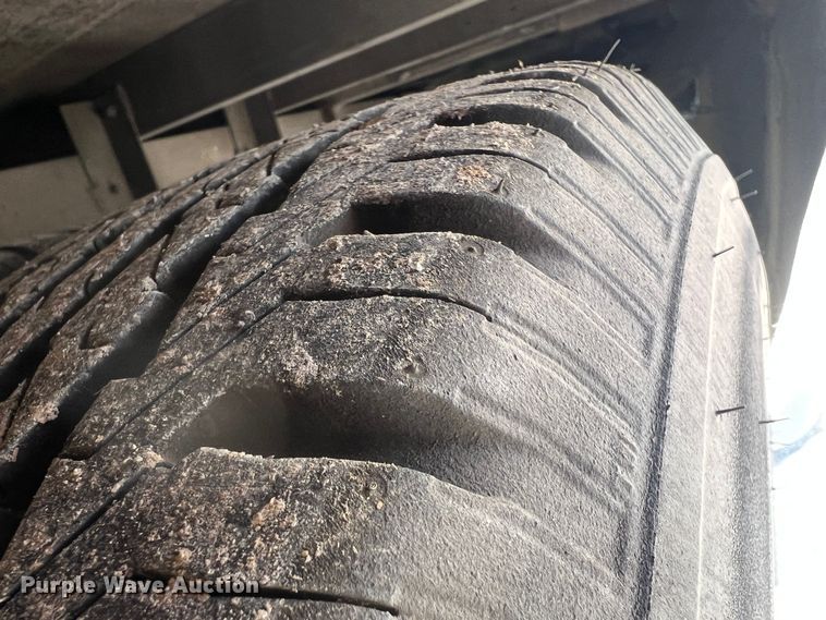 image for item ID9479 2007 Isuzu NPR  sprayer truck