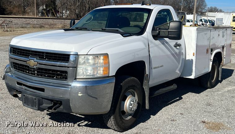 image for item ID9480 2007 Chevrolet 3500HD  utility bed pickup truck