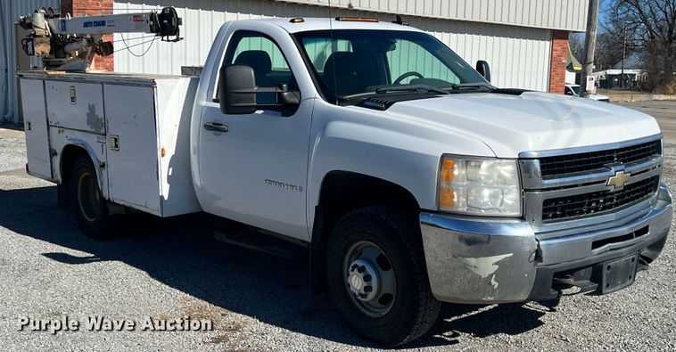 image for item ID9480 2007 Chevrolet 3500HD  utility bed pickup truck