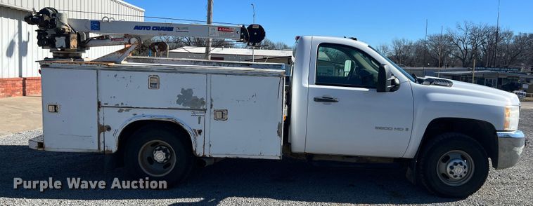 image for item ID9480 2007 Chevrolet 3500HD  utility bed pickup truck